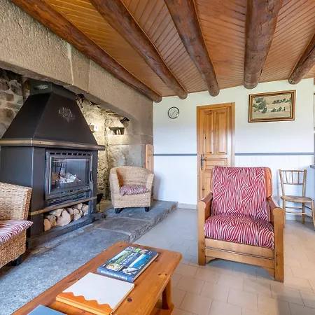 Dom wakacyjny Les Fleurs De L'aubrac 6/8 Pers Peyre-en-Aubrac